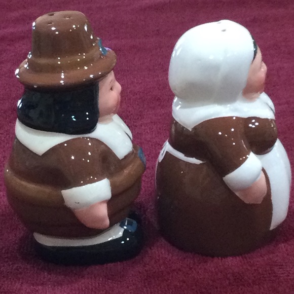 2002 Publix Little Pilgrim Salt & Pepper set, EUC - Picture 2 of 7